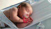 La madre que tiró a su bebé a la basura dice haber dado otra niña a unos desconocidos en 2013
