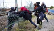 Cientos de inmigrantes intentan cruzar el túnel de la Mancha