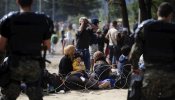 Enfrentamientos entre la Policía de Macedonia y miles de refugiados en la frontera