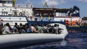 Rescatados 128 inmigrantes que viajaban en un bote hinchable en el Mediterráneo