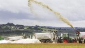 Los ganaderos derraman 130.000 litros de leche en Galicia