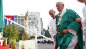 El Papa pide en la Plaza de la Revolución servir a las personas, no a las ideologías