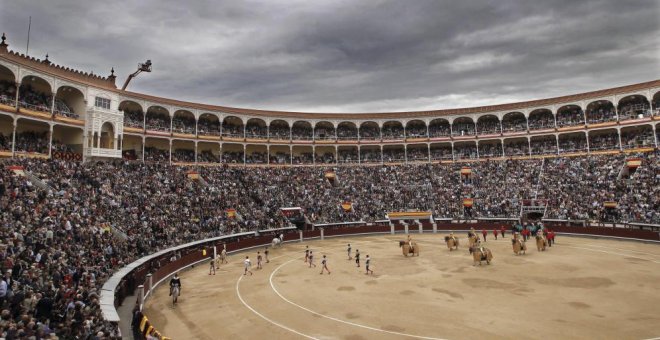El Alcalde de Alcalá celebra la cancelación de la feria taurina y llama "mala perdedora" a Ayuso