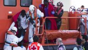 Una embarcación de salvamento marítimo rescata a 40 inmigrantes cerca de la costa granadina