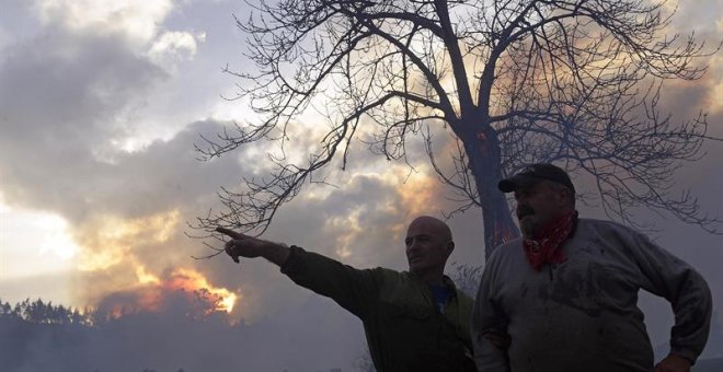 Cantabria eleva la alerta y pide apoyo a la UME por el gran número de incendios activos