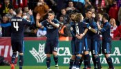 Un golazo de Modric mantiene al Real Madrid vivo en pelea por la Liga