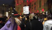 Centenares de manifestantes denuncian en el centro de Madrid el "montaje" contra los titiriteros