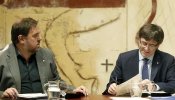 Junqueras informa a un "sorprendido" Puigdemont de su reunión secreta con Pedro Sánchez