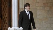 Puigdemont defiende la lengua catalana de los "dragones que quieren atenazarla" en su primer Sant Jordi