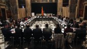 Colau pide a Puigdemont que busque "mecanismos normativos" en defensa de la ley catalana antidesahucios