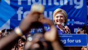 Clinton logra los delegados para ser candidata y se enfrentará a Trump