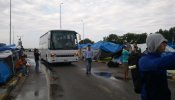 La policía griega desaloja sin aviso previo el campo de refugiados de Eko, cerca de Idomeni