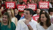 Pedro Sánchez acusa a Pablo Iglesias de manosear las ideologías y le pide más respeto para el PCE