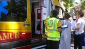 Un hombre con síntomas de presíncope se casa en una ambulancia antes de ser trasladado al hospital
