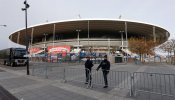 La Policía realiza una explosión controlada en las cercanías del estadio Stade de France, en París