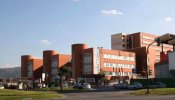 Murcia expedienta a 33 médicos por trabajar en la sanidad pública y en centros privados, pero les permite seguir con sus incompatibilidades