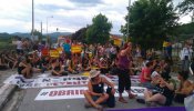 La Caravana a Grecia protesta frente a los CIE de dos ciudades helenas