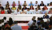 Lo que se sabe, lo que no se sabe y lo que se supone de la guerra interna del PSOE