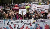 Miles de personas marchan en Dublín para reclamar el derecho al aborto