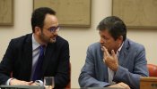 La Gestora del PSOE 'secuestra' al Grupo Socialista y dice que no cabe libertad de voto
