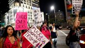 Trump asegura que los manifestantes que protestan contra él están financiados por los medios