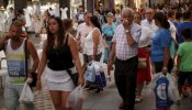 El mayor consumo en el verano hace que el ahorro de los hogares baje a su peor cifra desde 1999