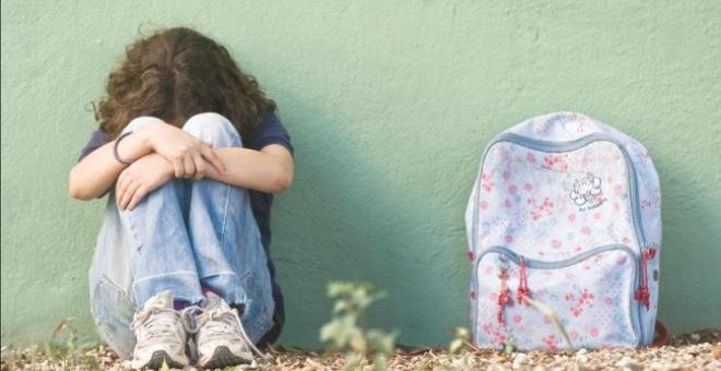 Los casos de acoso escolar caen a la mitad, pero aumenta su crueldad y violencia
