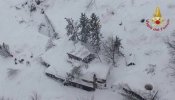 Localizadas con vida ocho personas en el hotel sepultado por la nieve en Italia