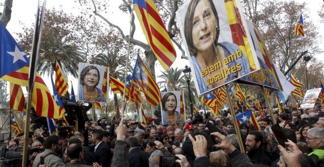 El Constitucional anul.la el suport a la convocatòria del referèndum català i denuncia Forcadell