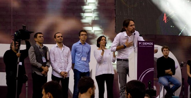 Carolina Bescansa y Luis Alegre piden a Podemos "que le hable más a España, y no sólo a los independentistas"