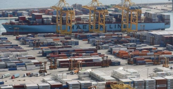 Los estibadores, en pie de guerra contra Fomento por la reforma de los puertos