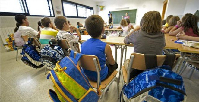 La Comunidad de Madrid aprobará una ley para promover la gratuidad de los libros de texto