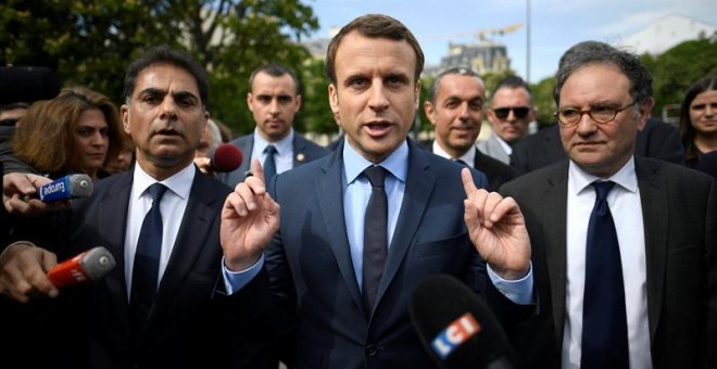 Podemos, abierto a la abstención y al voto a Macron para "frenar" a la ultraderecha de Le Pen