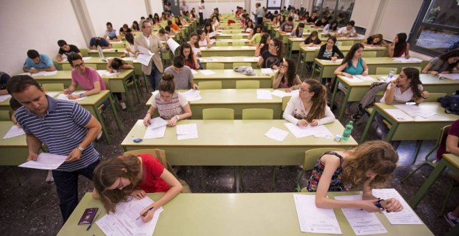 La Comunidad de Madrid concederá 'cheques bachillerato' para que los alumnos puedan estudiar en centros privados