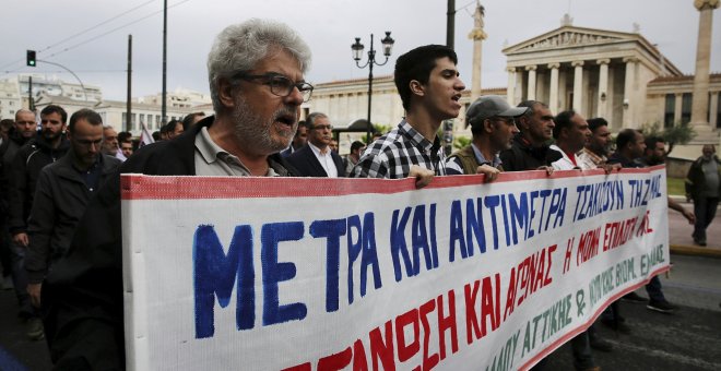 Grecia vive la primera huelga general del año contra los recortes pactados con la UE