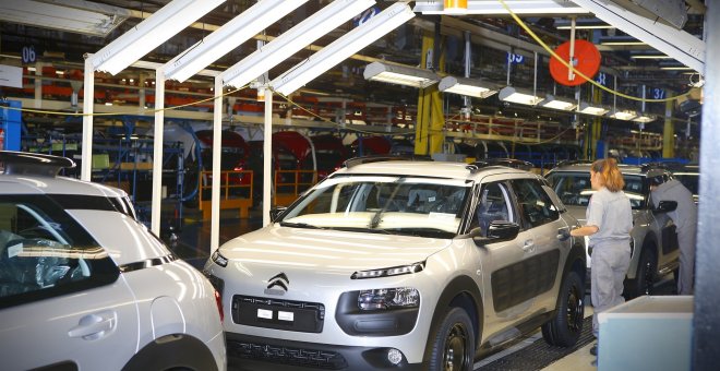 Sindicatos y Peugeot pactan 431 bajas voluntarias y un ERTE de 259 días en la planta de Madrid