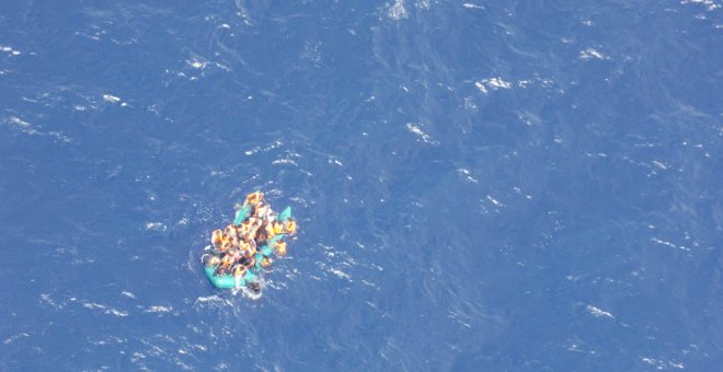 Rescatadas más de cien personas en tres pateras en el mar de Alborán