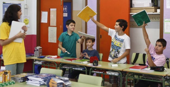 Madrid aprueba por unanimidad la gratuidad de los libros de texto