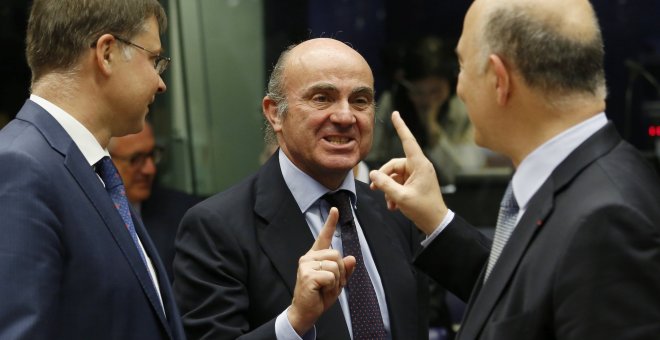 España pide bloquear la ayuda a Grecia por un conflicto con eurofuncionarios
