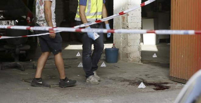 Un hombre asesina a su expareja y hiere a otra mujer en Sevilla