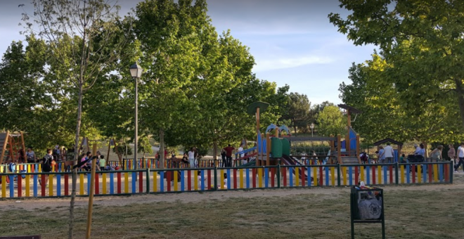 Detenidos tres jóvenes por practicar sexo a pleno día en un parque infantil de Madrid
