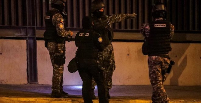 Un helicóptero policial robado dispara sobre las sedes del Supremo e Interior en Caracas