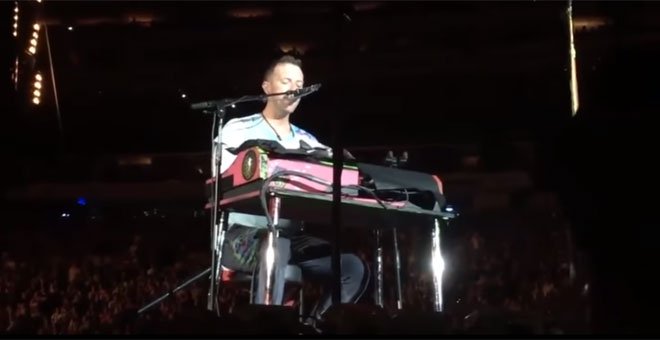 Así fue el emotivo homenaje de Chris Martin al fallecido cantante de Linkin Park