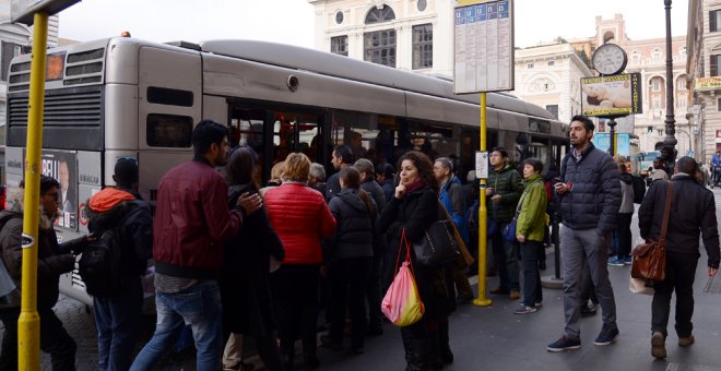 Roma se harta del caos del transporte público