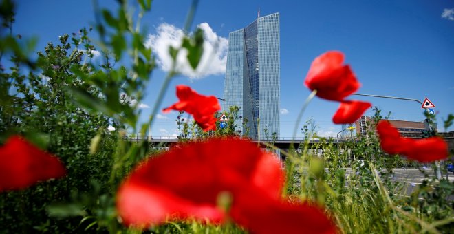 Los expertos esperan que el BCE reduzca la compra de bonos en octubre y cierre el programa a finales de 2018