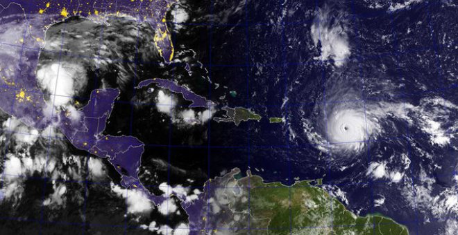 El huracán 'Irma' alcanza la máxima categoría en su ruta hacia el Caribe y el sur de EEUU