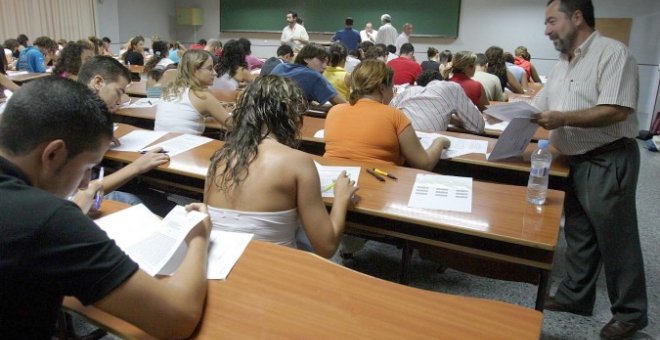 Cómo licenciarse en Medicina por siete euros al año