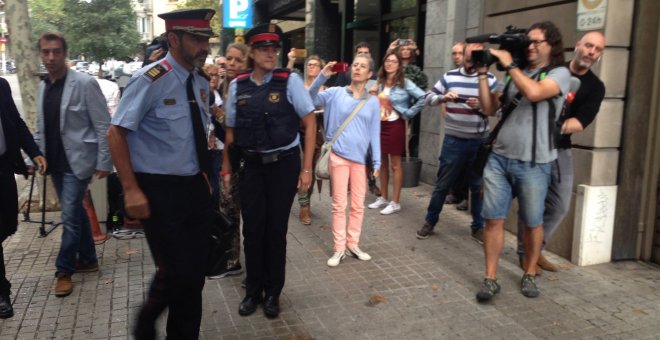 Trapero ordena cerrar todos los colegios antes de las seis de la mañana del domingo para evitar las votaciones