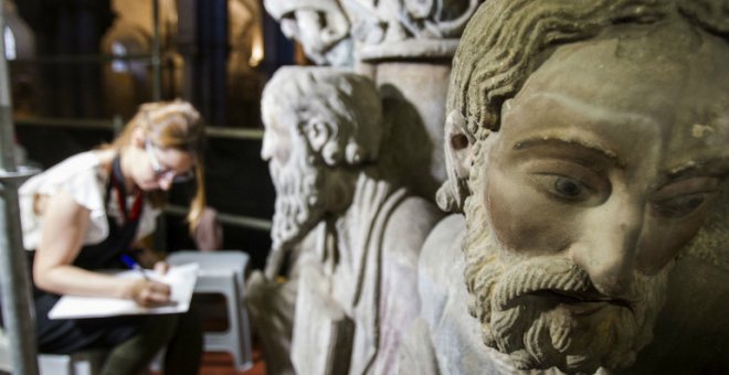 El Ayuntamiento de Santiago recurre la sentencia que avala el expolio de las estatuas del Mestre Mateo por los Franco