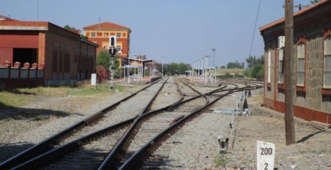 Extremadura vuelve a Madrid para pedir un tren del siglo XXI